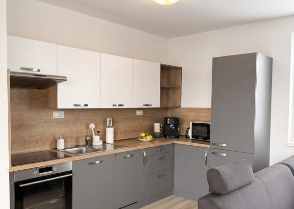 Prenájom 2.izbový byt v novostavbe Harmónia +garážové státie