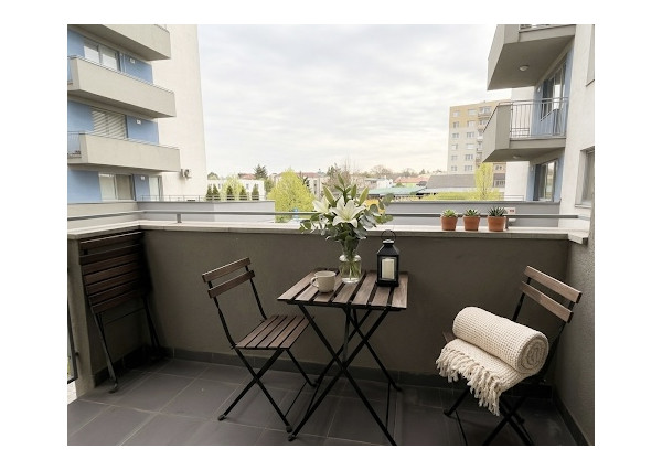 Prenájom 2.izbový byt v novostavbe Harmónia +garážové státie