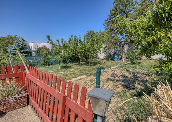 Predaj rodinný dom, 9á pozemok, garáž, bazén, Chrenová
