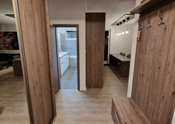 Prenájom 2 izbový byt, novostavba, 40m2 terasa, 2x garážové státie