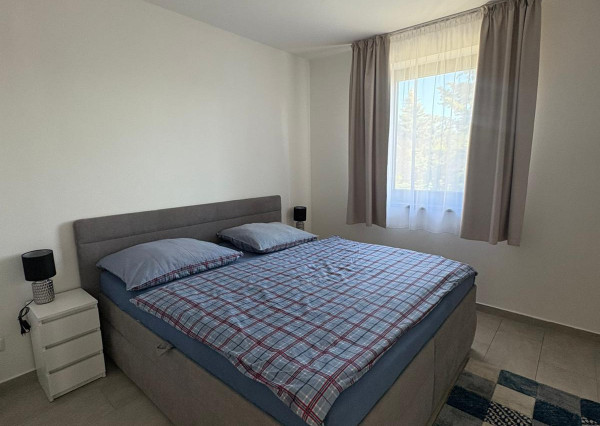 Prenájom krásny 2 izbový byt, novostavba, garážové státie