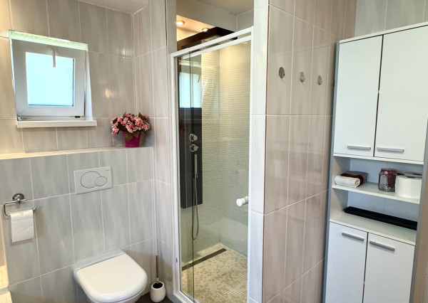 Predaj 2izbový RD Zobor za cenu bytu, 90m2, pozemok 1,6 á
