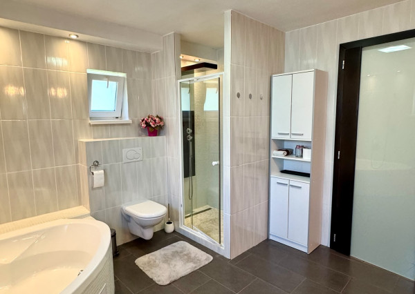 Predaj 2izbový RD Zobor za cenu bytu, 90m2, pozemok 1,6 á