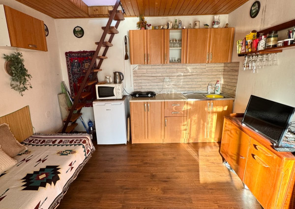 Predaj záhradná chatka murovaná, 376m2 pozemok, krásne západy slnka, Kynek
