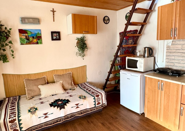 Predaj záhradná chatka murovaná, 376m2 pozemok, krásne západy slnka, Kynek