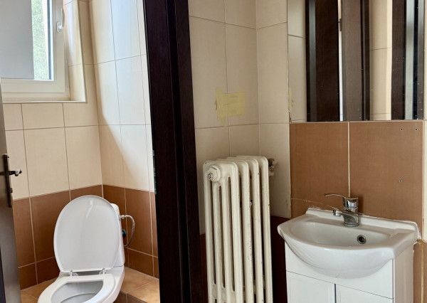 Prenájom obchodný/kancelársky priestor, úplné centrum mesta, parkovanie