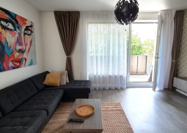 Prenájom 2 izbový byt, novostavba, 40m2 terasa, garážové státie