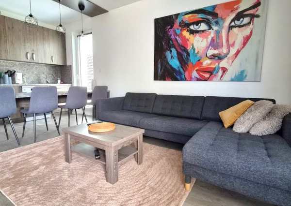 Prenájom 2 izbový byt, novostavba, 40m2 terasa, garážové státie