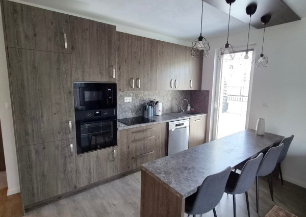 Prenájom 2 izbový byt, novostavba, 40m2 terasa, garážové státie