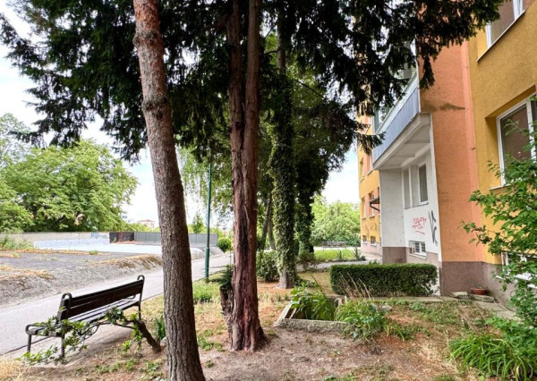 Predaj 1izbový byt Bratislava-Karlova Ves, loggia