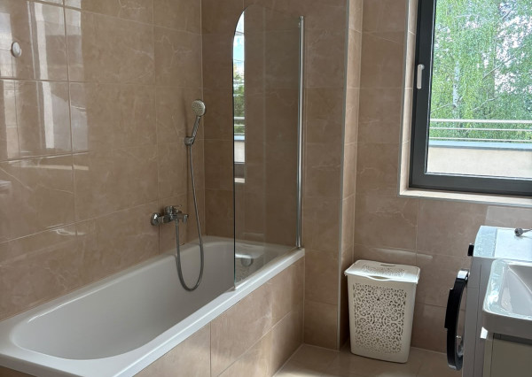 Prenájom 3 izbový byt, 100m2 terasa, novostavba, parkovacie miesto