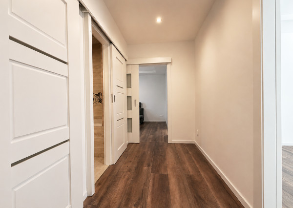 Predaj prerobený 3 izbový byt, balkón, Golianova ul.