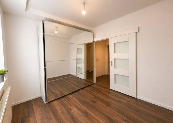 Predaj prerobený 3 izbový byt, balkón, Golianova ul.