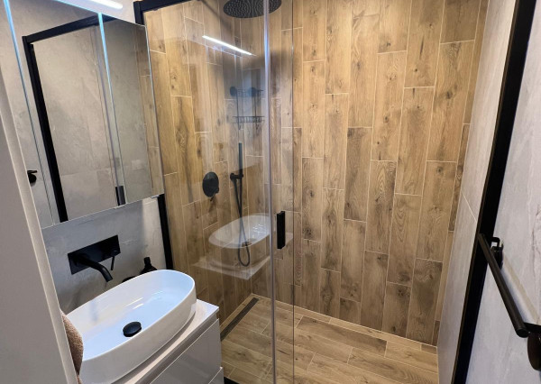 Prenájom krásny 2 izbový byt, balkón, 2x klimatizácia, Chrenová