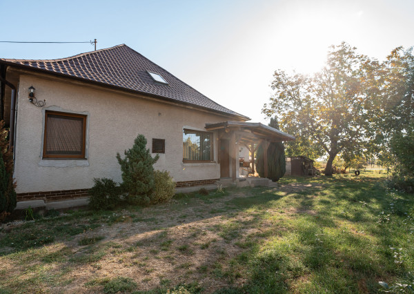 Predaj 4.izbový rodinný dom, Mojmírovce, 21á pozemok EXKLUZÍVNE!