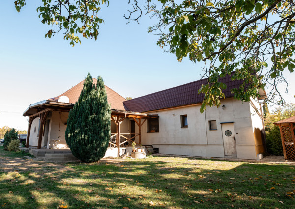 Predaj 4.izbový rodinný dom, Mojmírovce, 21á pozemok EXKLUZÍVNE!