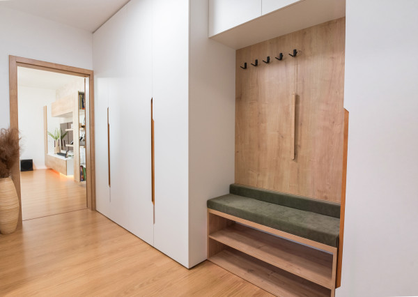 Predaj nadštandardný 2 izbový byt, novostavba, garážové státie, zariadený
