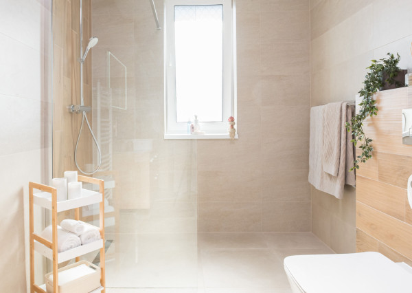Predaj nadštandardný 2 izbový byt, novostavba, garážové státie, zariadený