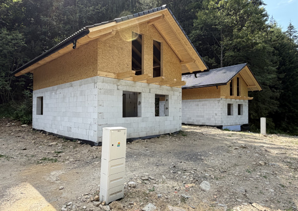 Predaj 3 izbová rekreačná chata, Jarabá, parkovanie