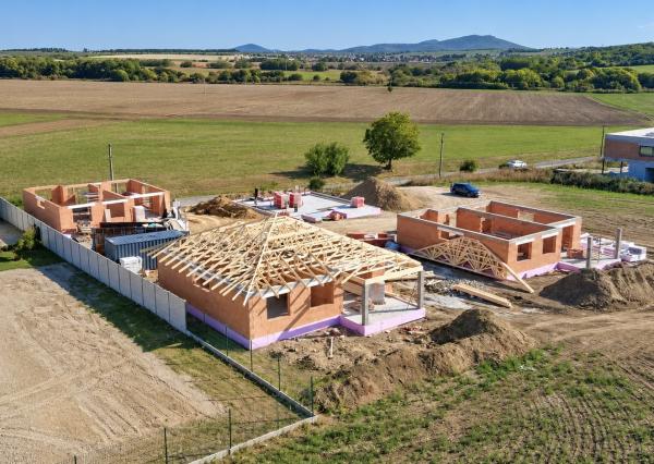 Predaj výstavba štyroch RD,4 izbová novostavba,Veľké Zálužie