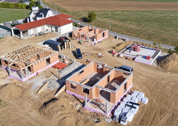 Predaj výstavba štyroch RD,4 izbová novostavba,Veľké Zálužie