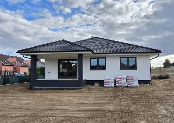 Predaj 4 izbová novostavba RD, 680m2 pozemok, Veľké Zálužie