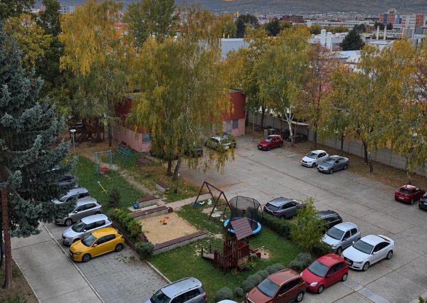 Na predaj zrekonštruovaný 4 izbový byt s loggiou Bratislava-Zlaté Piesky