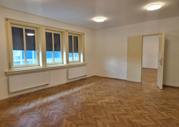 Prenájom priestorov 100m2, úplne centrum mesta, parkovanie