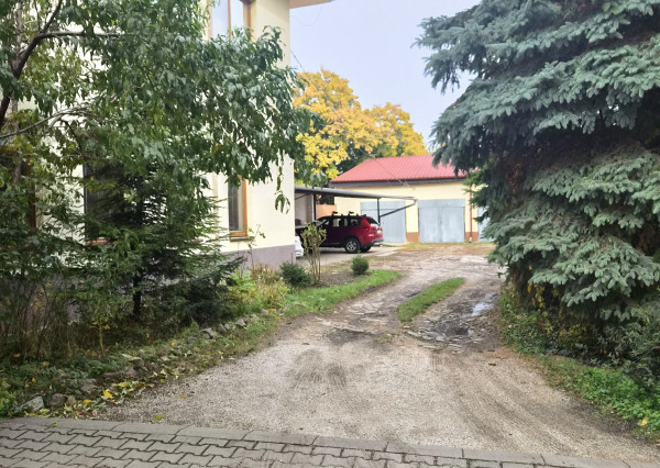 Prenájom priestorov 100m2, úplne centrum mesta, parkovanie