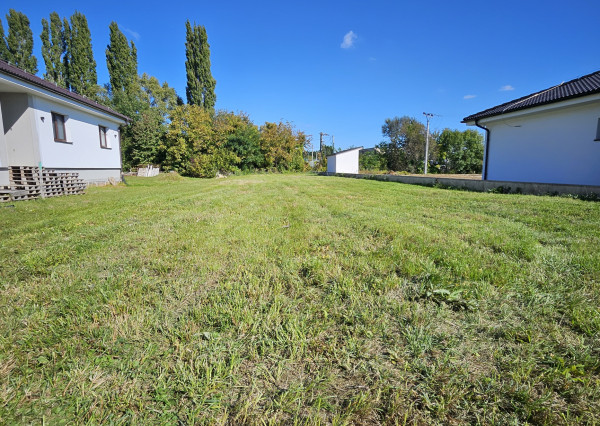 Predaj rovinatý stavebný pozemok, 650m2, Štitáre
