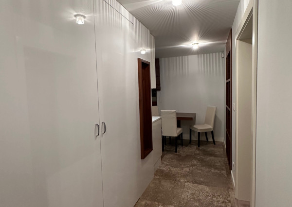 Prenájom nadštandardný 2 izbový byt, terasa, Staré mesto