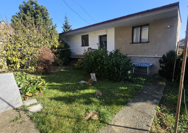 Predaj 2 podlažný RD Rumanová, 30 á krásny pozemok