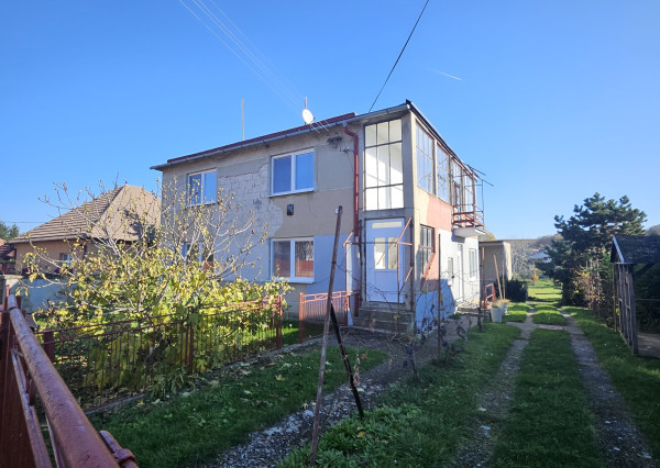 Predaj 2 podlažný RD Rumanová, 30 á krásny pozemok