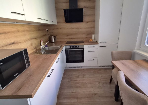 Prenájom krásny 1 izbový byt, balkón, úplne centrum mesta