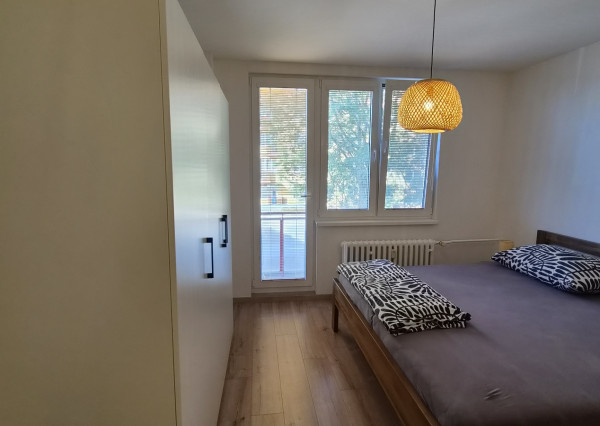 Prenájom krásny 1 izbový byt, balkón, úplne centrum mesta