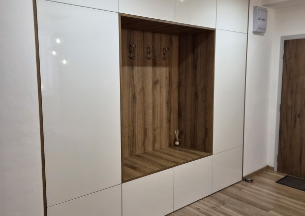 Prenájom krásny 2 izbový byt pod hradom, balkón