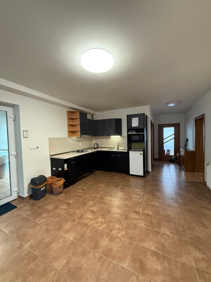 Prenájom kancelárske priestory, 80m2, 3x parkovacie miesto, Mlynárce