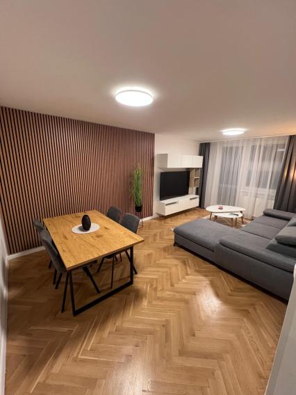 Prenájom krásny 2 izbový byt, balkón, 2x klimatizácia, Chrenová