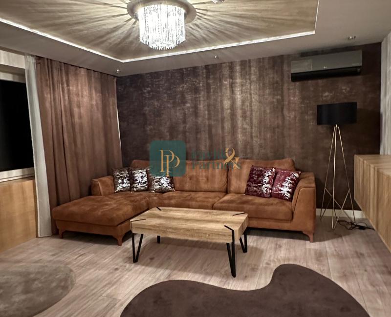 Prenájom nadštandardný 2 izbový byt, terasa, Staré mesto