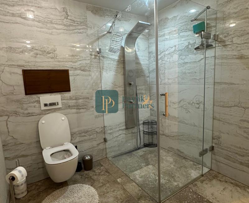 Prenájom nadštandardný 2 izbový byt, terasa, Staré mesto