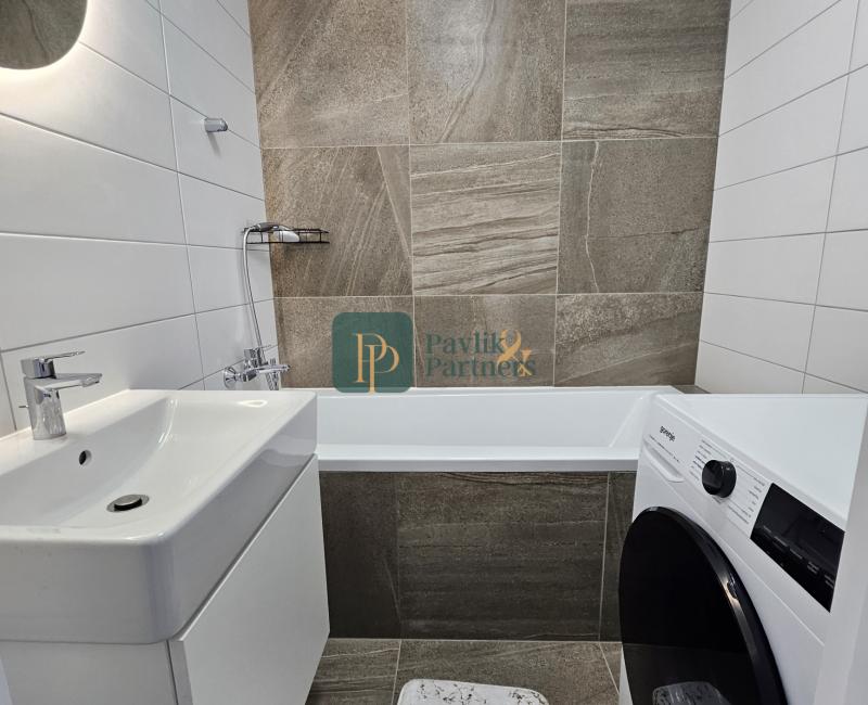 Prenájom krásny 2 izbový byt, teraska, parkovacie miesto