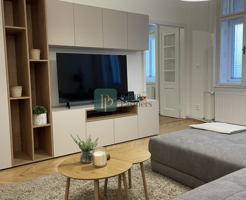 Prenájom 2.izbový byt v Historickom centre mesta NR