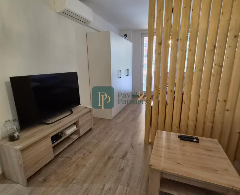 Prenájom krásny 1 izbový byt, balkón, úplne centrum mesta