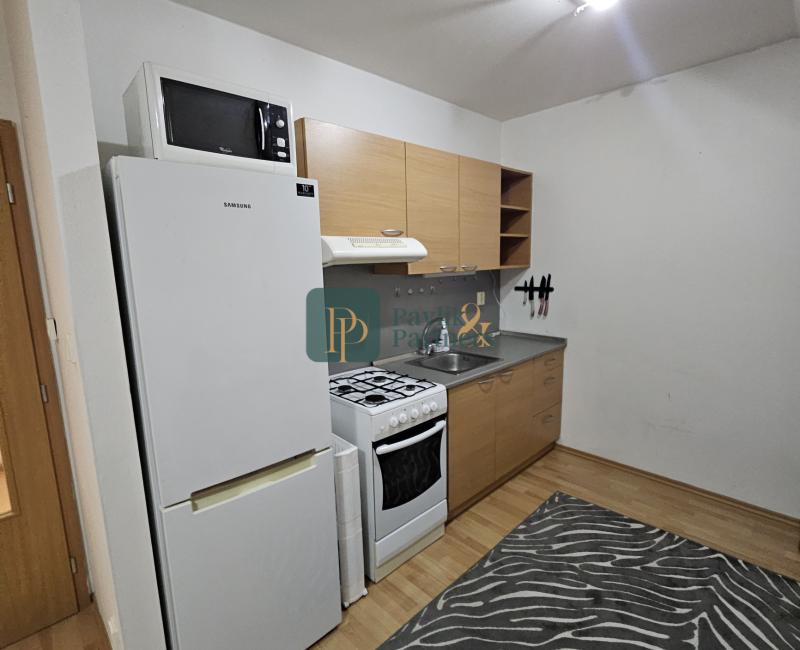 Prenájom 2 izbový byt, zariadený, balkón, Martinák - Južná ul.