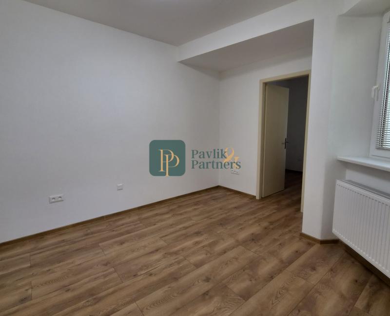 Prenájom priestorov 100m2, úplne centrum mesta, parkovanie