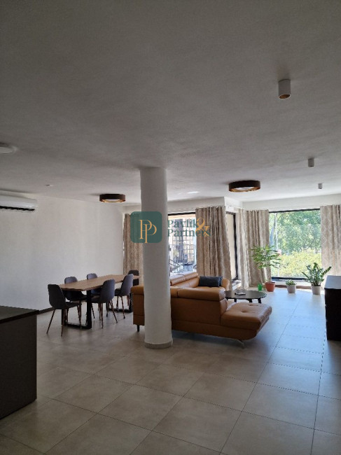 Prenájom nadštandardný 3izbový byt, lóggia 6 m2, terasa 16 m2, garáž, pod hradom