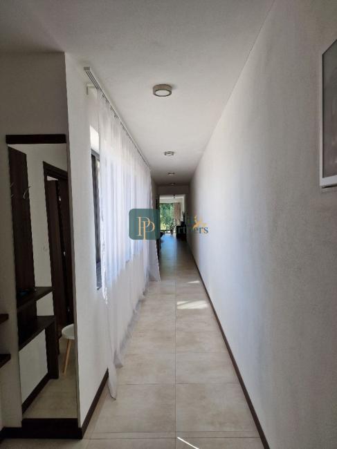 Prenájom nadštandardný 3izbový byt, lóggia 6 m2, terasa 16 m2, garáž, pod hradom