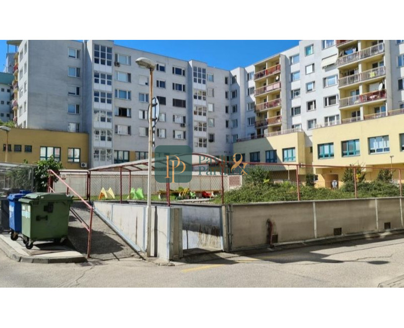 Predaj garáž, Bratislava - Ružinov, 16m2, elektrina