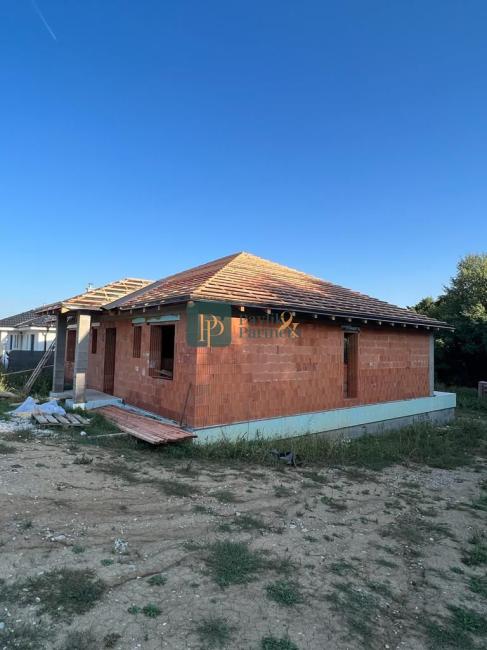 Predaj 5 izb.RD novostavba pri lese M.Lapáš, pozemok 7á