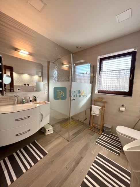 Predaj 4izb.rodinný dom Nitra, pozemok 9á, domček 50m2 na záhrade